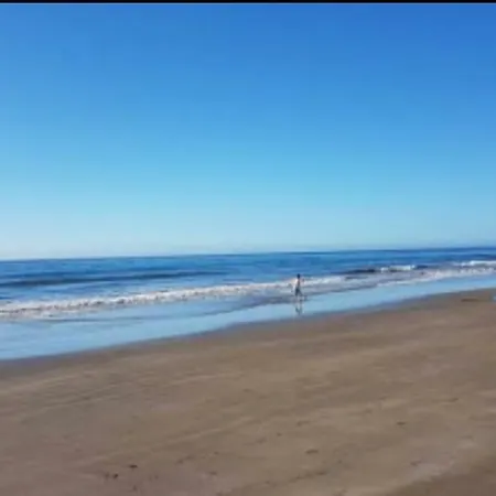 Tara Daire Playa del Ingles (Gran Canaria)